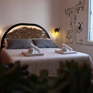 Liotru Maisonne, With En-suite Bathroom And Shared Bathroom CTA